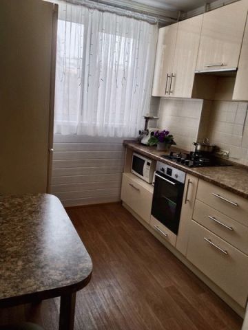 Двухкомнатная квартира, Челябинск, Курчатовский район, Молодогвардейцев, д. 68-в