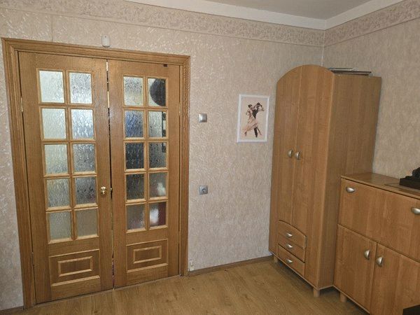 Трехкомнатная квартира, Челябинск, Тракторозаводский район, Салютная, д. 21