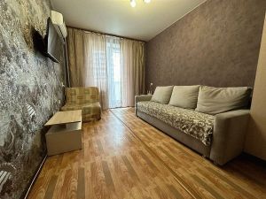 Однокомнатная квартира, Челябинск, Калининский район, Братьев Кашириных, д. 85а