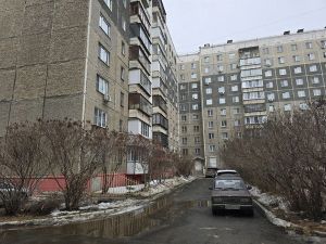 Трехкомнатная квартира, Челябинск, Тракторозаводский район, Салютная, д. 21