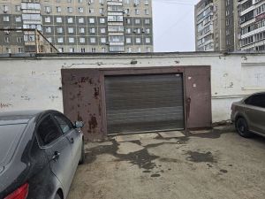 Трехкомнатная квартира, Челябинск, Тракторозаводский район, Салютная, д. 21